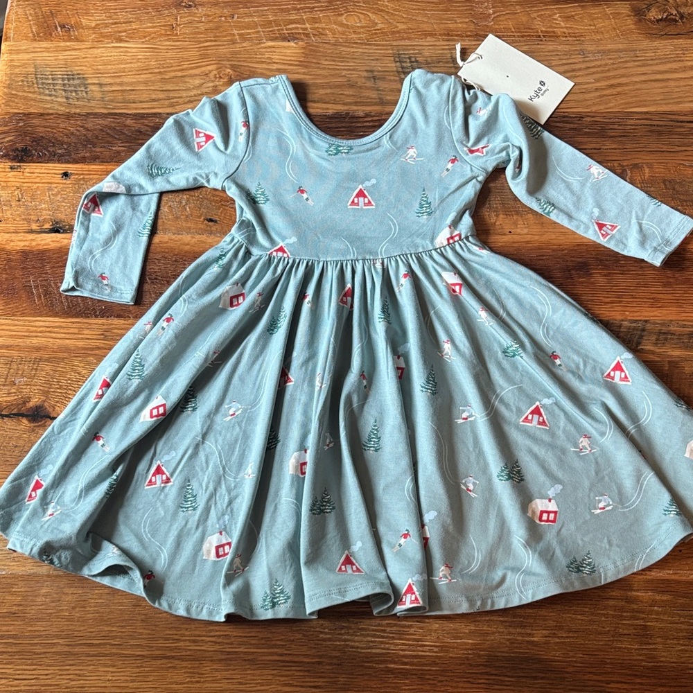 Kyte Baby Kids Long-Sleeve Twirl Dress in Sage with Winter Cabin Print 2T NWT